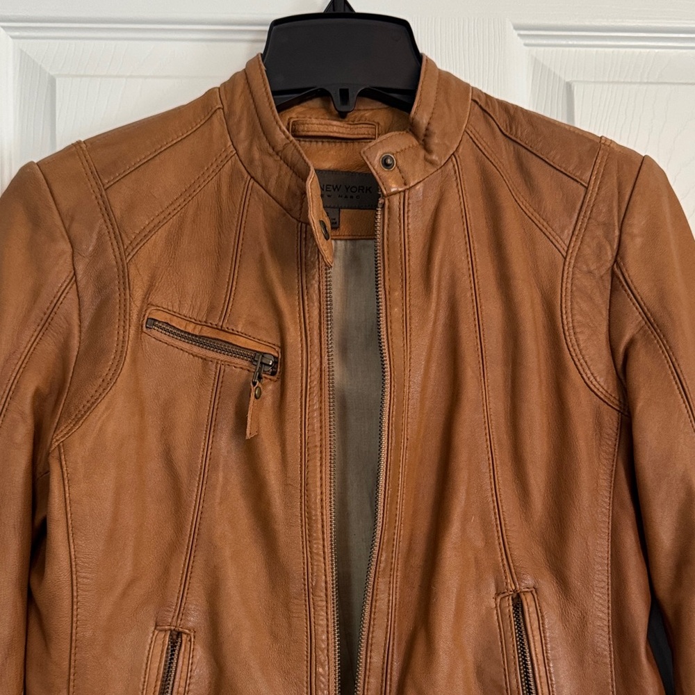 Elegant Brown Leather Jacket for Women - Picture 2 of 5